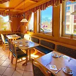 Meister Baer Hotel Wettiner Hof 3* Глаухау