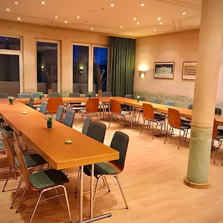 Meister Baer Hotel Wettiner Hof Отель