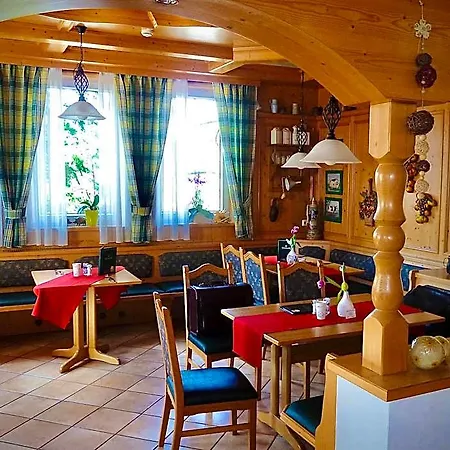מלון Meister Baer Wettiner Hof 3*