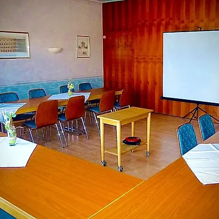 מלון Meister Baer Wettiner Hof 3*